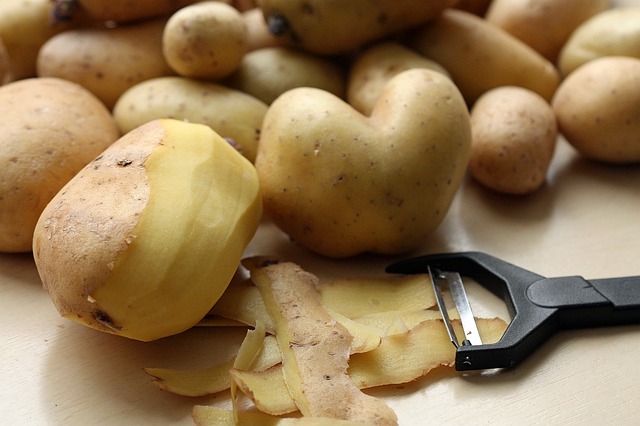 Škrábání brambor