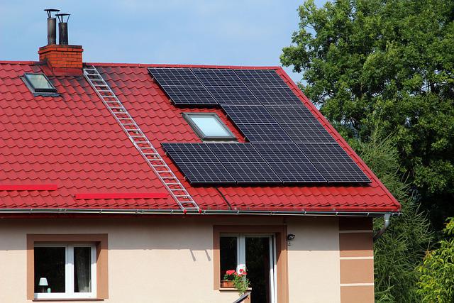 Nejúčinnější solární panely na střeše domu