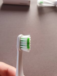 zubní kartáček TrueLife SonicBrush T100 - 004