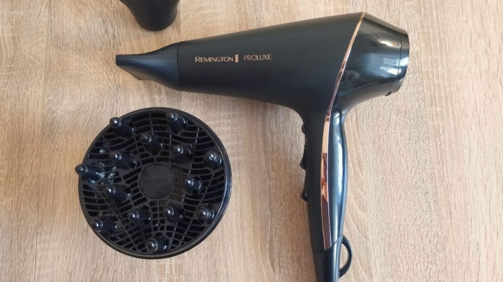 Fén Remington PROluxe AC9140b - S koncentrátorem
