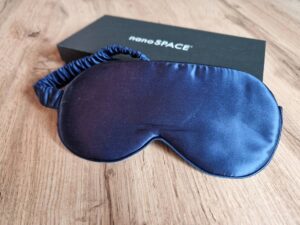 Saténová maska na spaní – ze 100 _ hedvábí - nanoSPACE 2