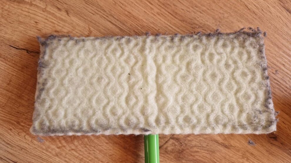 Swiffer Sweeper na podlahy - "prachovka" po použití