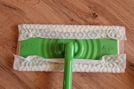 Swiffer Sweeper na podlahy - "prachovka" na suché vytírání