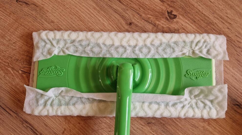 Swiffer Sweeper na podlahy - "prachovka" na suché vytírání