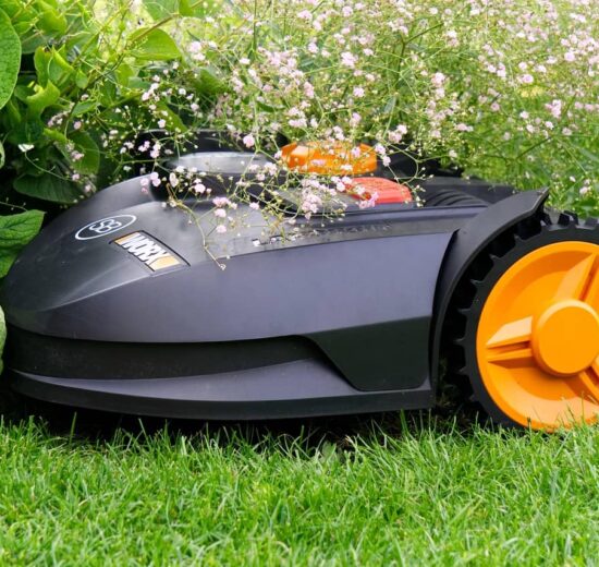 TOP produkty: robotické sekačky bez vodícího drátu